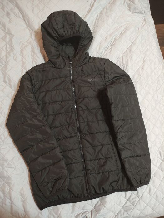 Куртка Regatta жіноча М/L чорна розмір EU 42