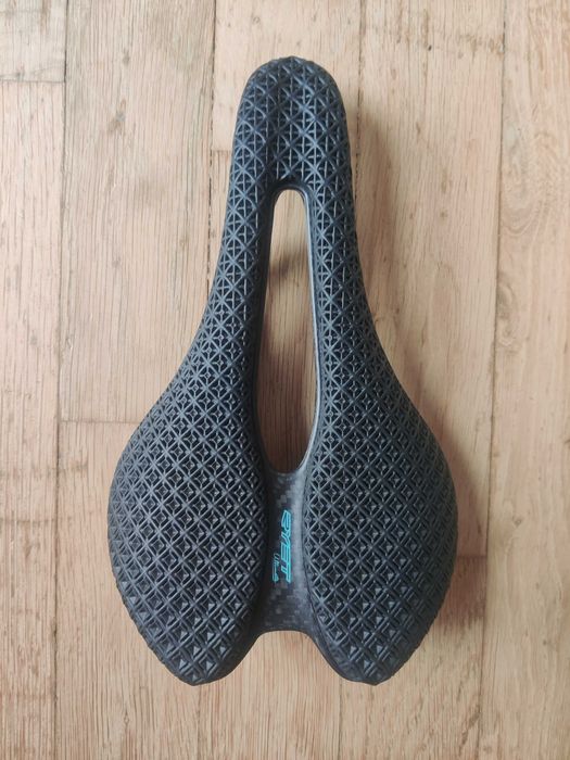 Siodło rowerowe carbon RYET drukowane 3D 245x145mm