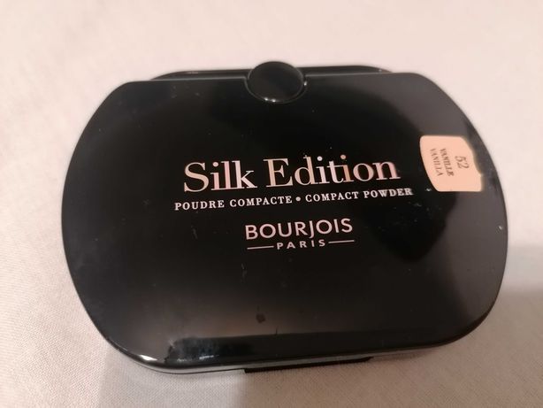 Puder w kamieniu - Bourjois Silk Edition