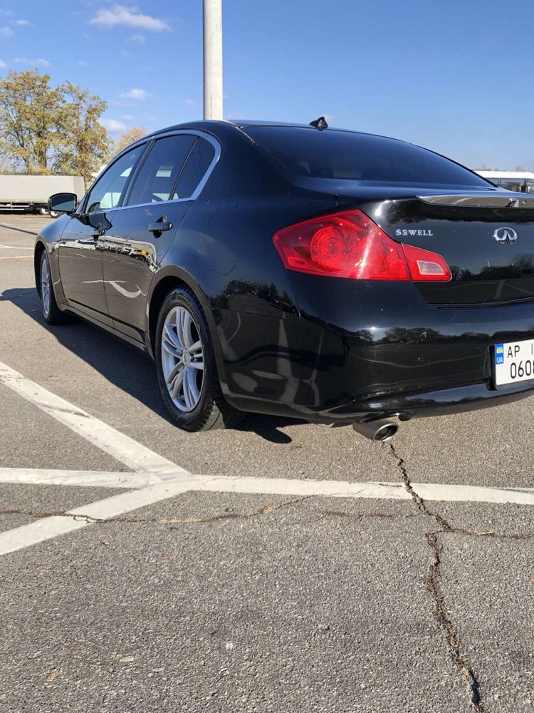 Infiniti g25 2011