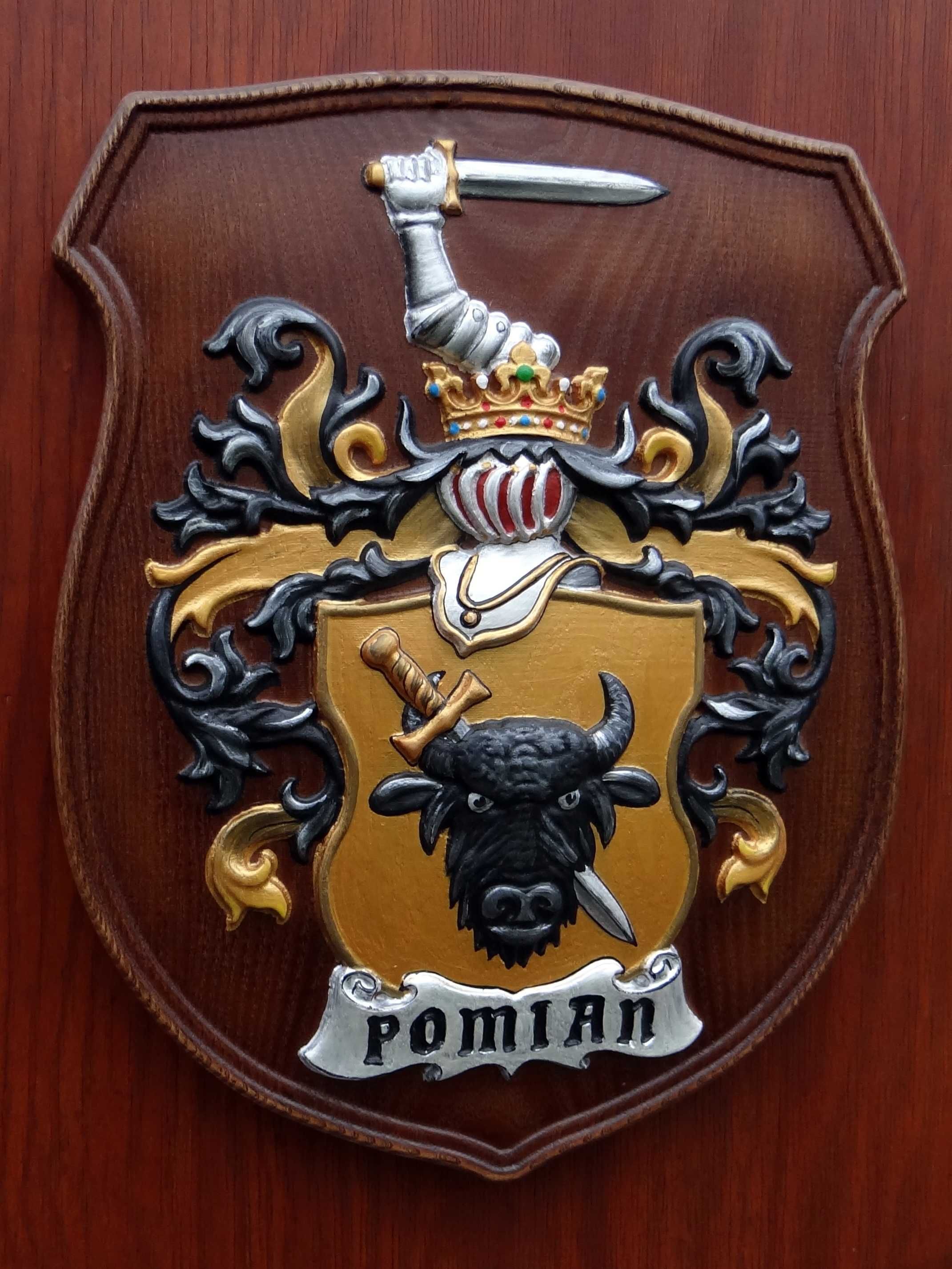 Herb szlachecki POMIAN - płaskorzeźba w drewnie jesionowym