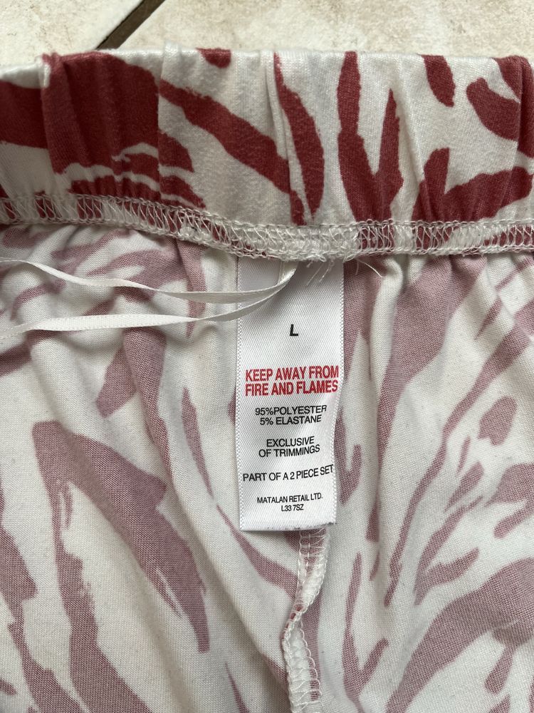 Піжамка жіноча розмір L, XL
