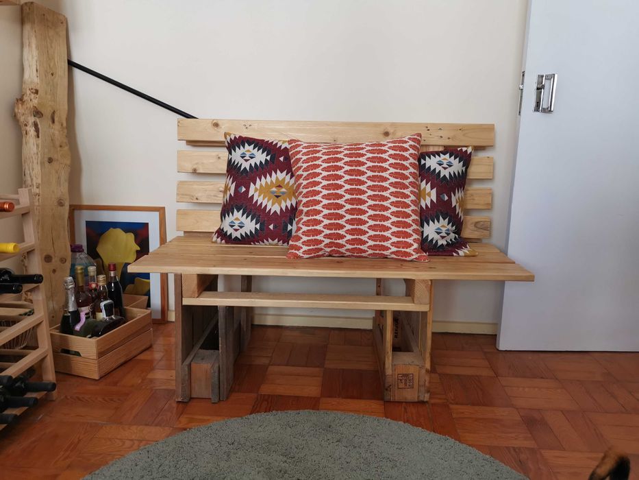 Sofa paletes, madeira bem tratada