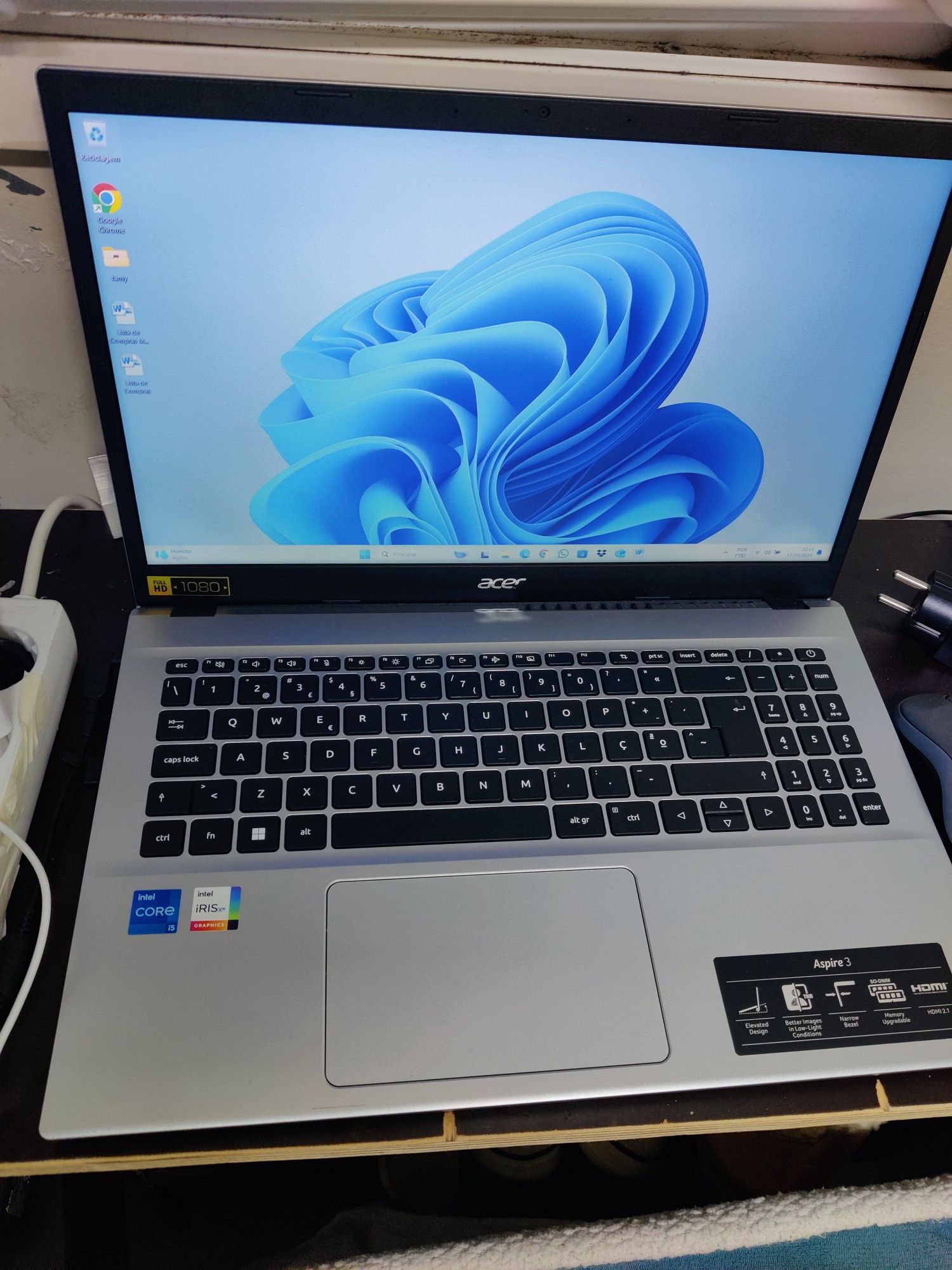 Vendo portátil Acer, Windows 11, 12 gb de RAM, memória SSD 500