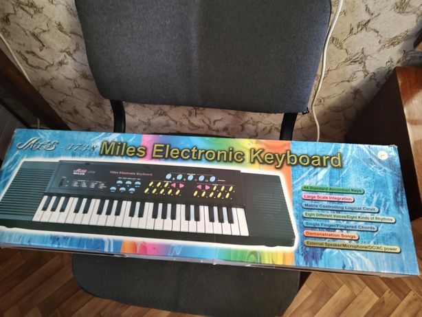 Детский синтезатор (пианино) Miles-3738