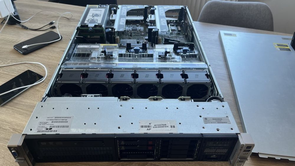 Hp Proliant DL380p G8, 2x Xeon E5-2665, 160GB RAM, 5 kieszeni