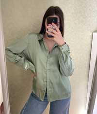 Ніжно-зелена сатинова сорочка