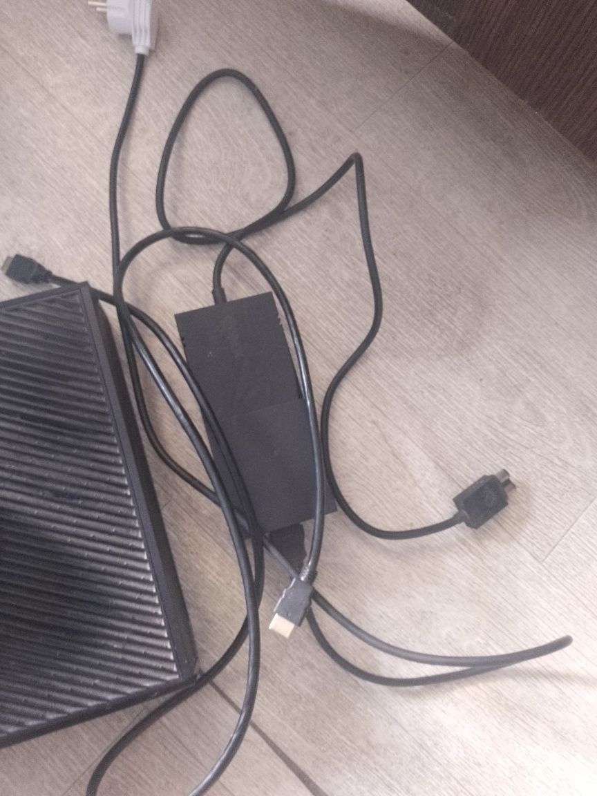 Продам xbox one  1tb