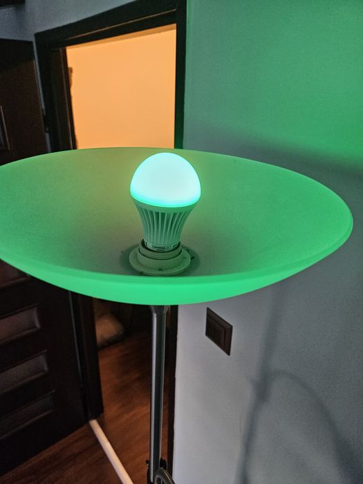 Żarówka kolorowa z pilotem