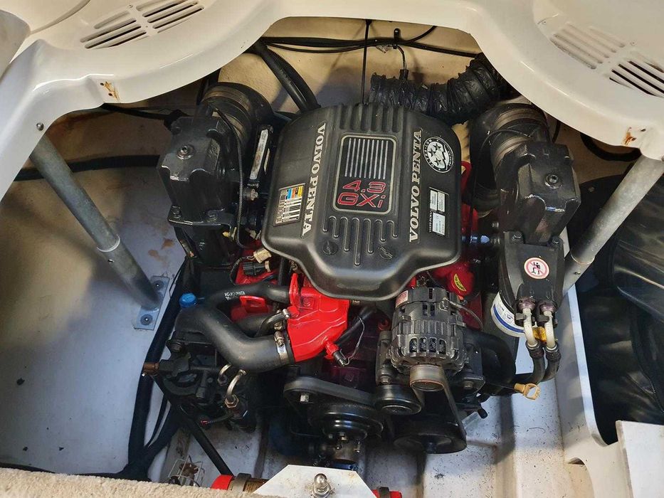 Łódz motorowa MONTEREY 214 FS Volvo Penta 4.3 220HP