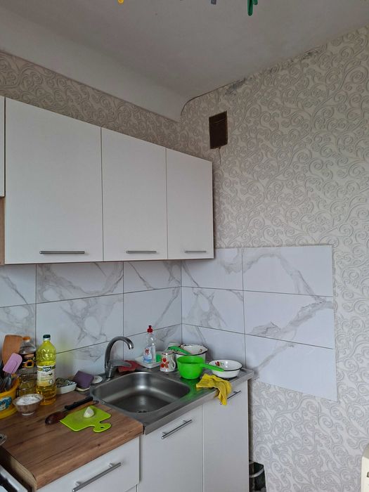 Продам 2-х кім. квартиру,  4/9, зуп. Керченська, квартал 287