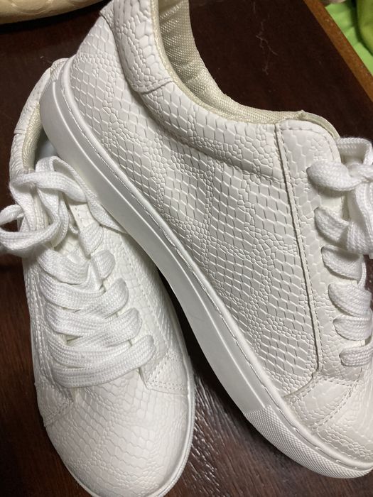 Sapatilhas Novas Brancas