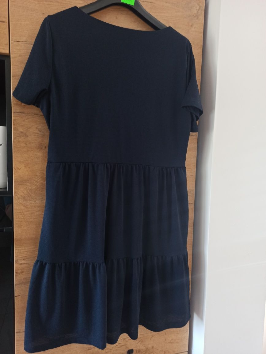 Sukienka r. XXL Vila