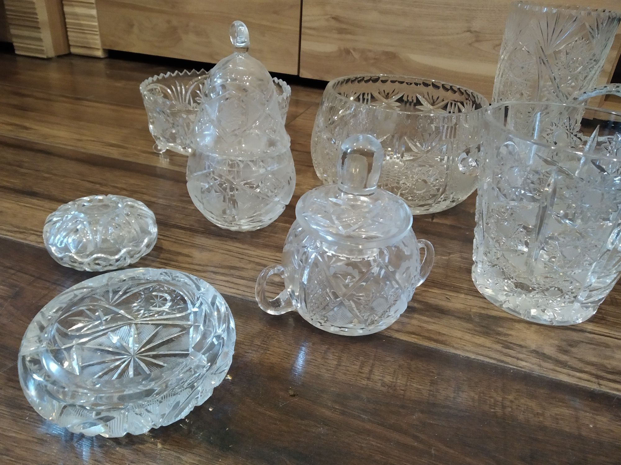 Kryształy kieliszki wazony miseczki kryształowe duża ilość PRL