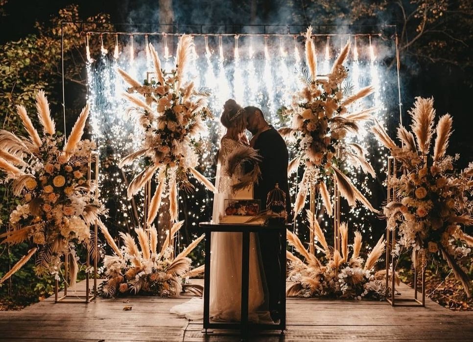 Низький дим, холодні фонтани, конфеті, метафан