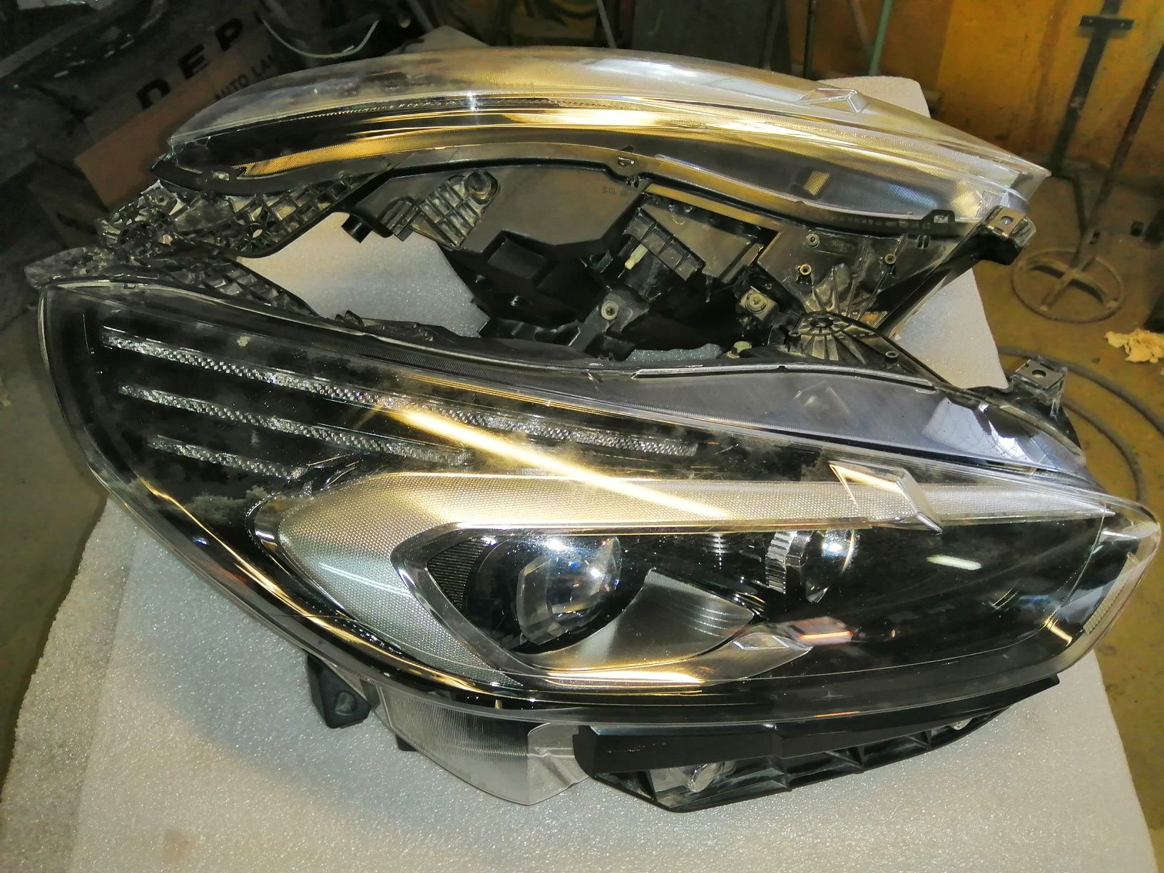 Farol led esquerdo , Ford S.Max