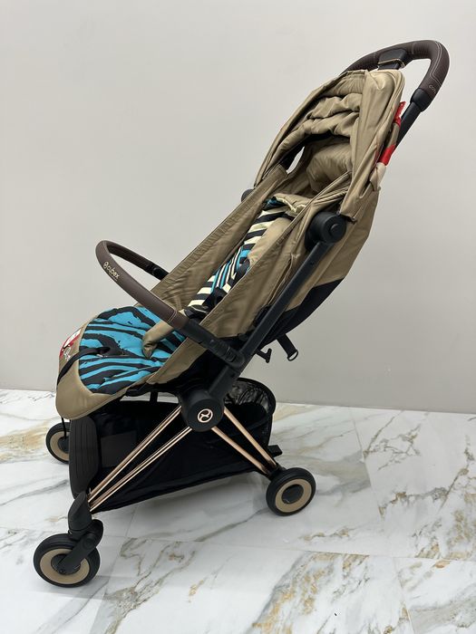 Новий візочок Cybex Coya by Karolina Kurkova One Love