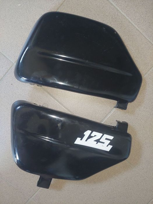 Oslony boczne boczki rama wsk125 m06 b3 jednoramowa kpl znaczek logo