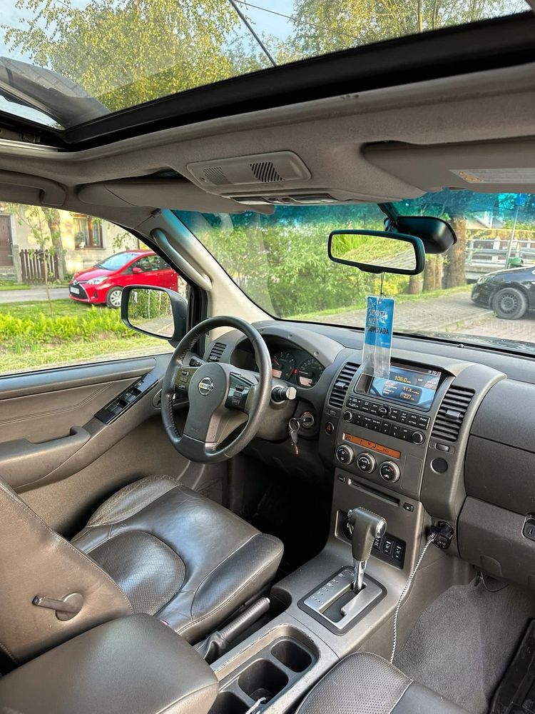 Nissan Navara 2.5 dci 4x4 automat reduktor hak Salon Polska