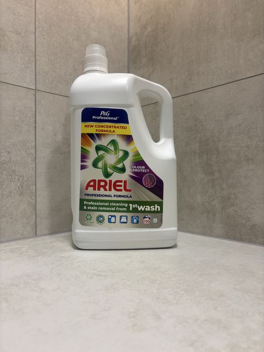 Ariel płyn do prania do koloru do białego