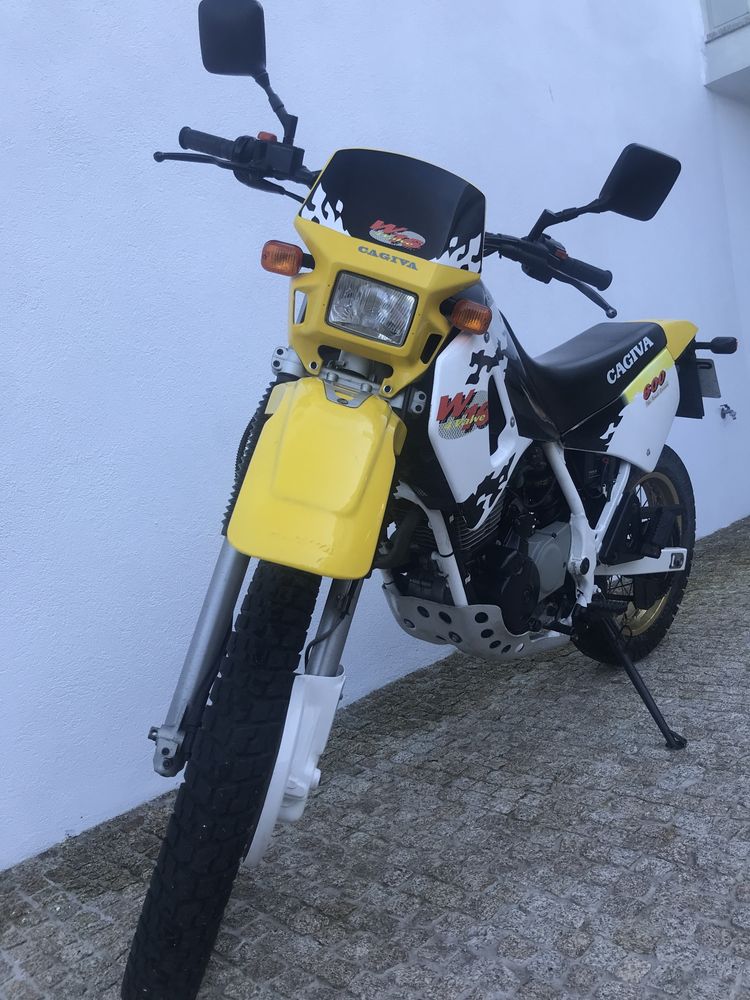 Cagiva w16 mota trail classica