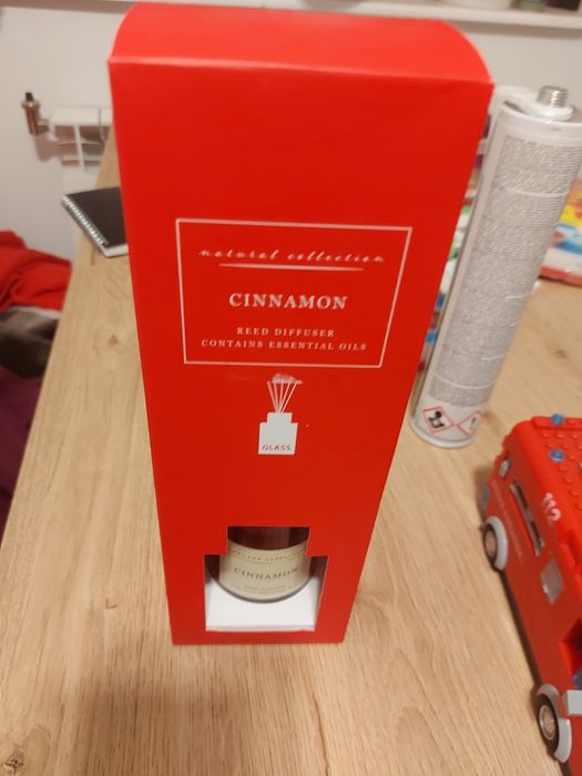 Odświeżacz powietrza o zapachu cynamonu