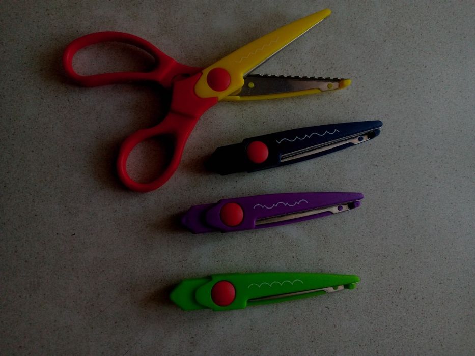 Продам фігурні ножиці