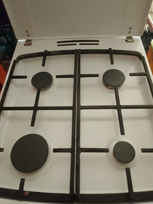 Газова плита в гарному стані