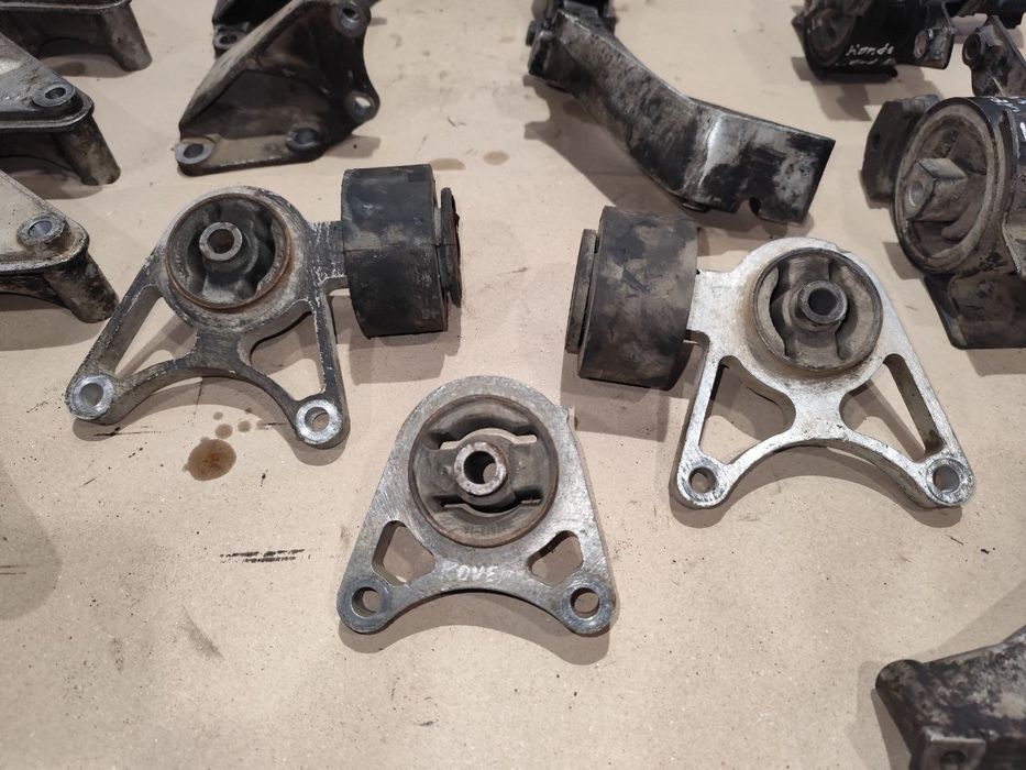 Подушка Land Rover Freelander l 1996-2005p  1.8/2.0 d M47