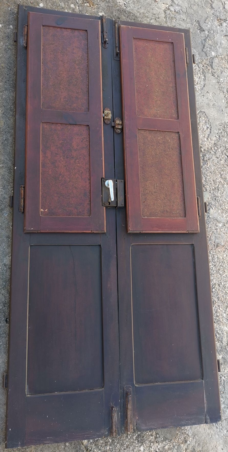 Porta de madeira maciça
