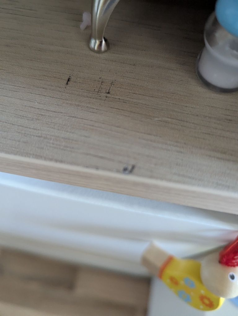 Szafka IKEA Kallax 4x4 z pojemnikami – stan bardzo dobry