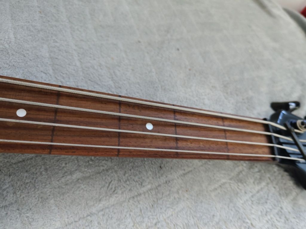 Gitara basowa Fernandes Bass, FRB-70? fretless
