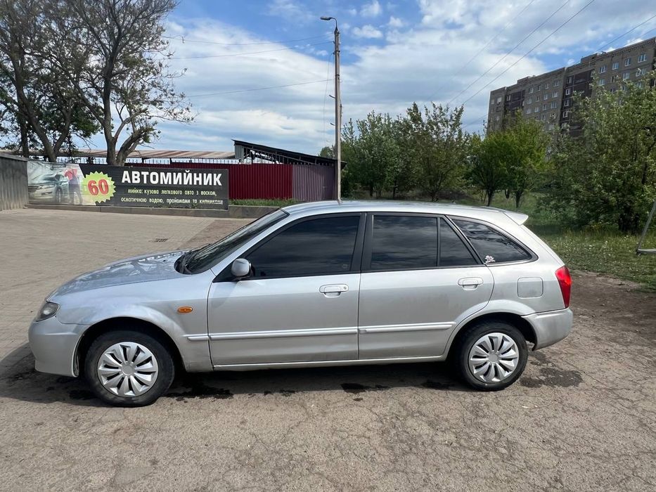 Mazda 323f 2003 рік 1.6 бензин