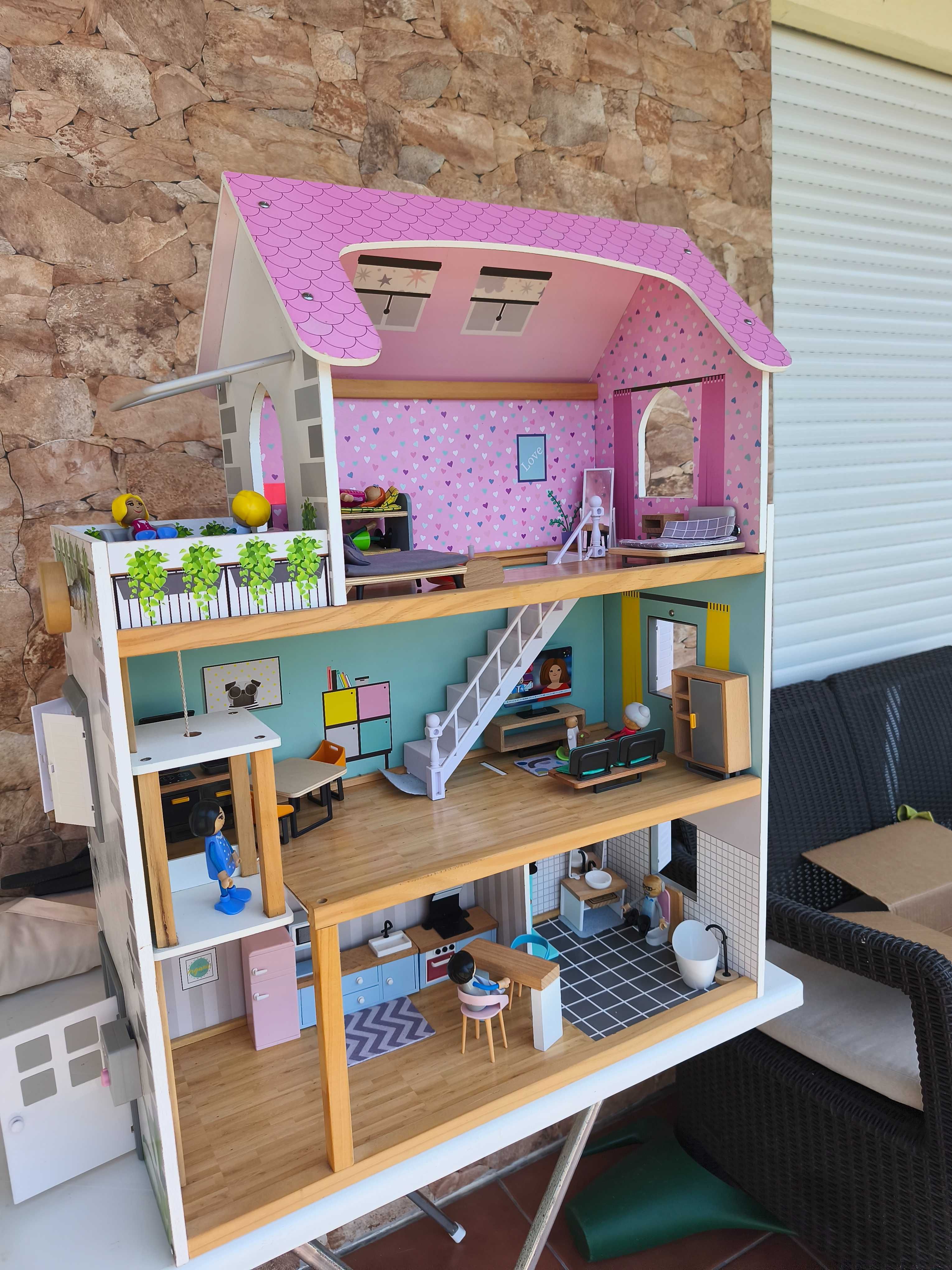 Casinha de Madeira completa e com extras