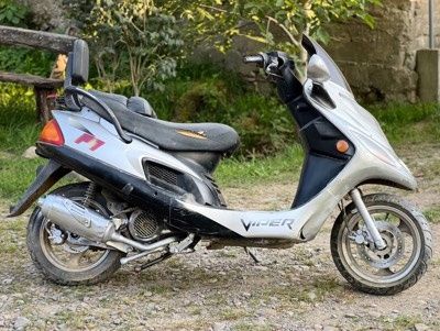 Продам скутер 150 кубів