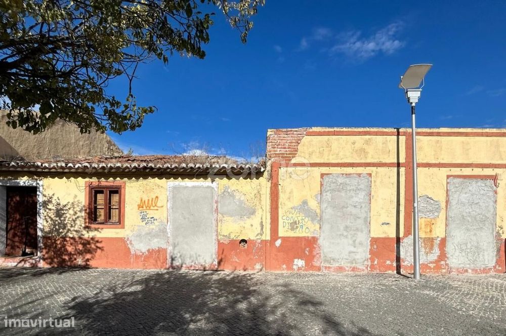 Prédio devoluto - Zona ARU em Grândola