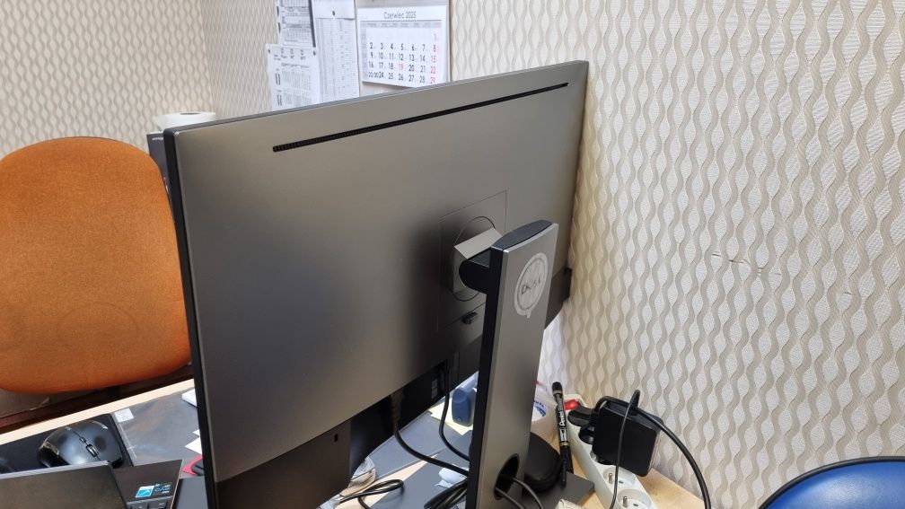 Monitor Dell U2717D 27" IPS QHD UltraSharp InfinityEdge stan idealny