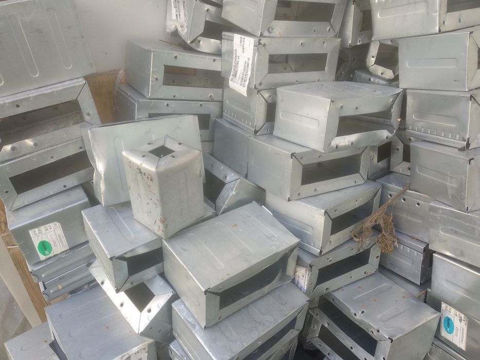 Металеві форм різних розмірів