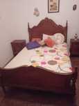 Cama antiga com colchão