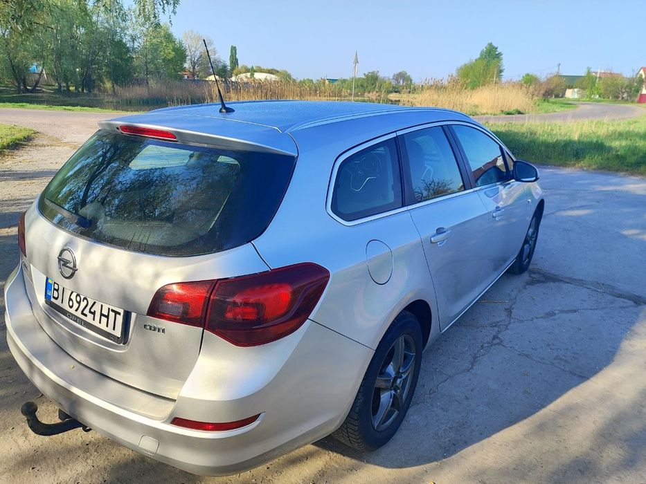 Автомобіль Opel Astra J від власника
