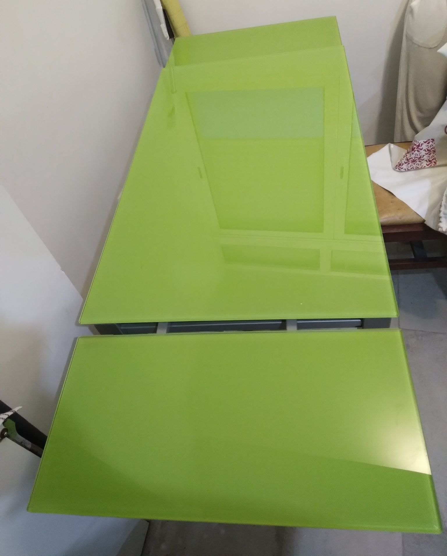 Mesa de cozinha de vidro
