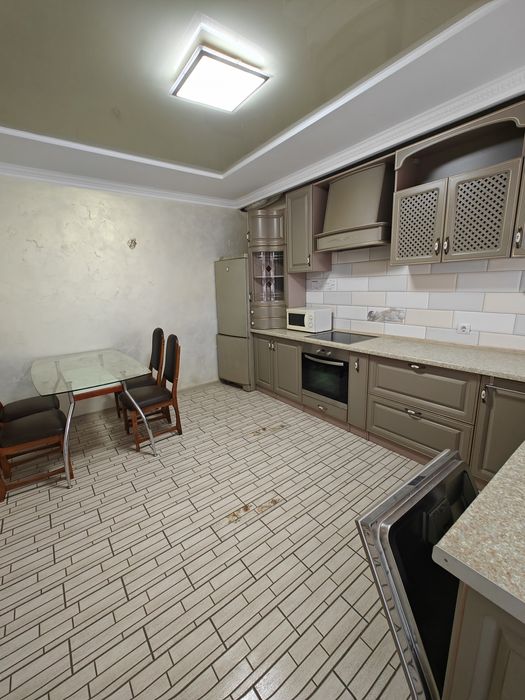 Продаж котеджу. Поряд ТРЦ Подоляни