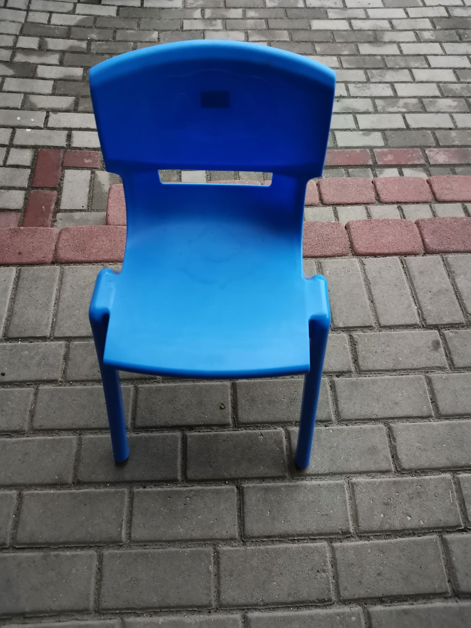 Plastikowe krzesełko dziecięce 4-7 lat.