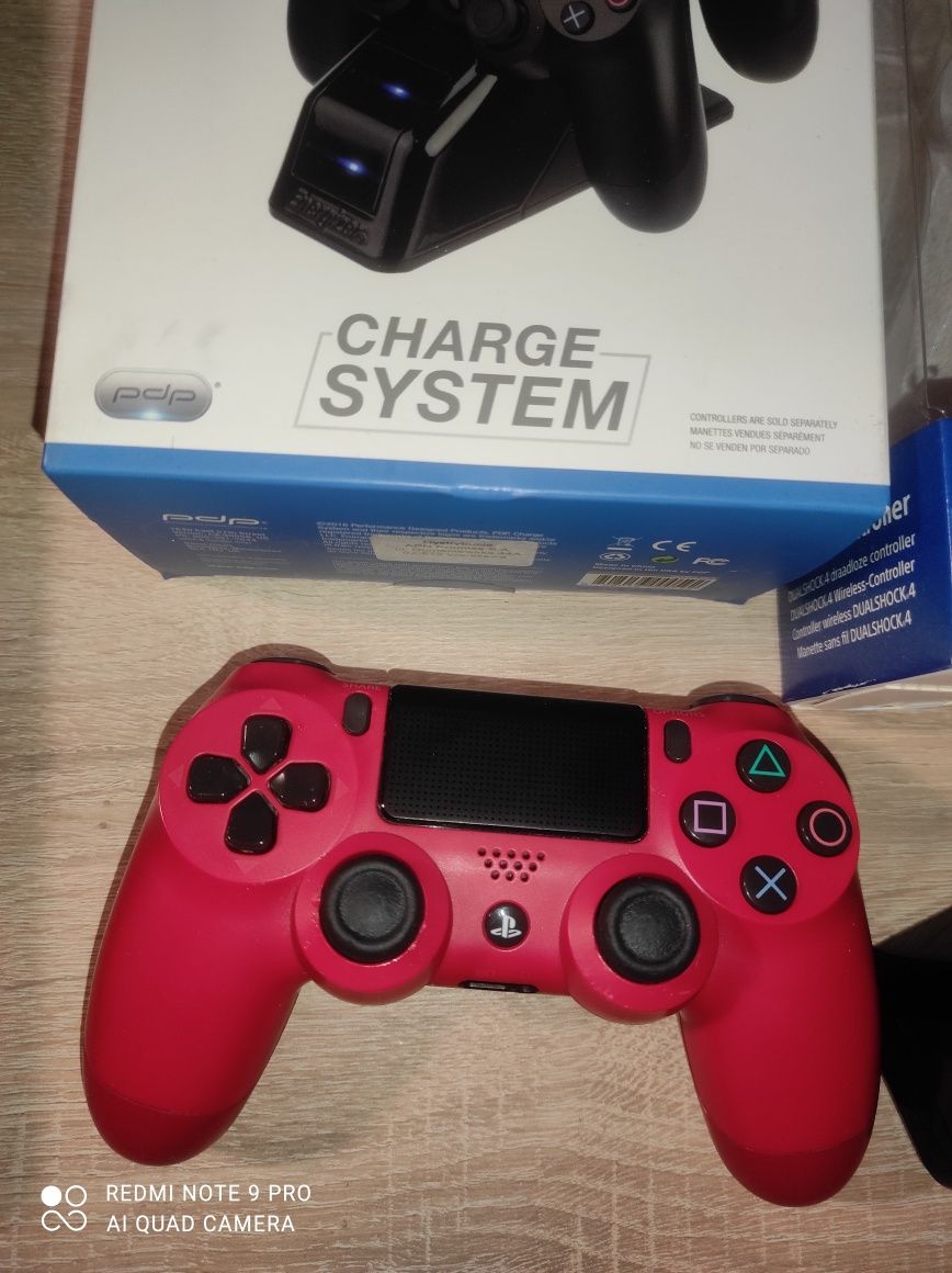 PS4 pro 1tb z padem ,ładowarka i grami