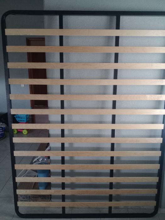 Vendo Estrado de Cama