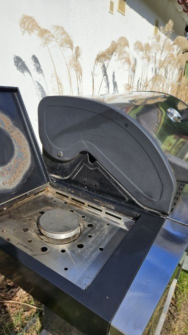 Grill gazowy 4 palnikowy mało używany