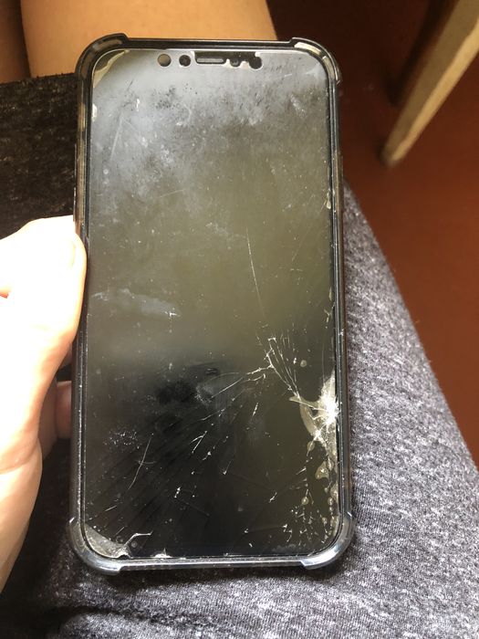 Продаю iPhone 11