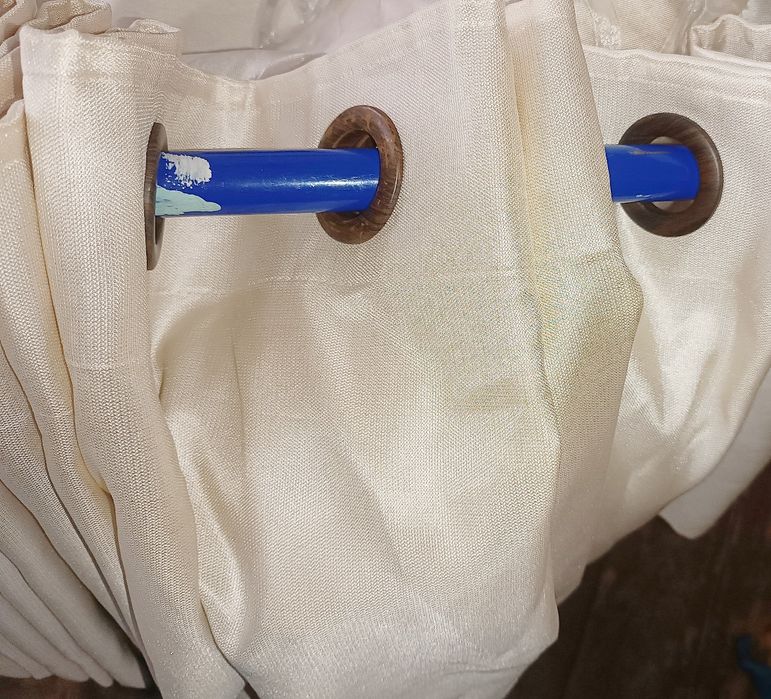 Długi szal podsufitowy 13,80 M .