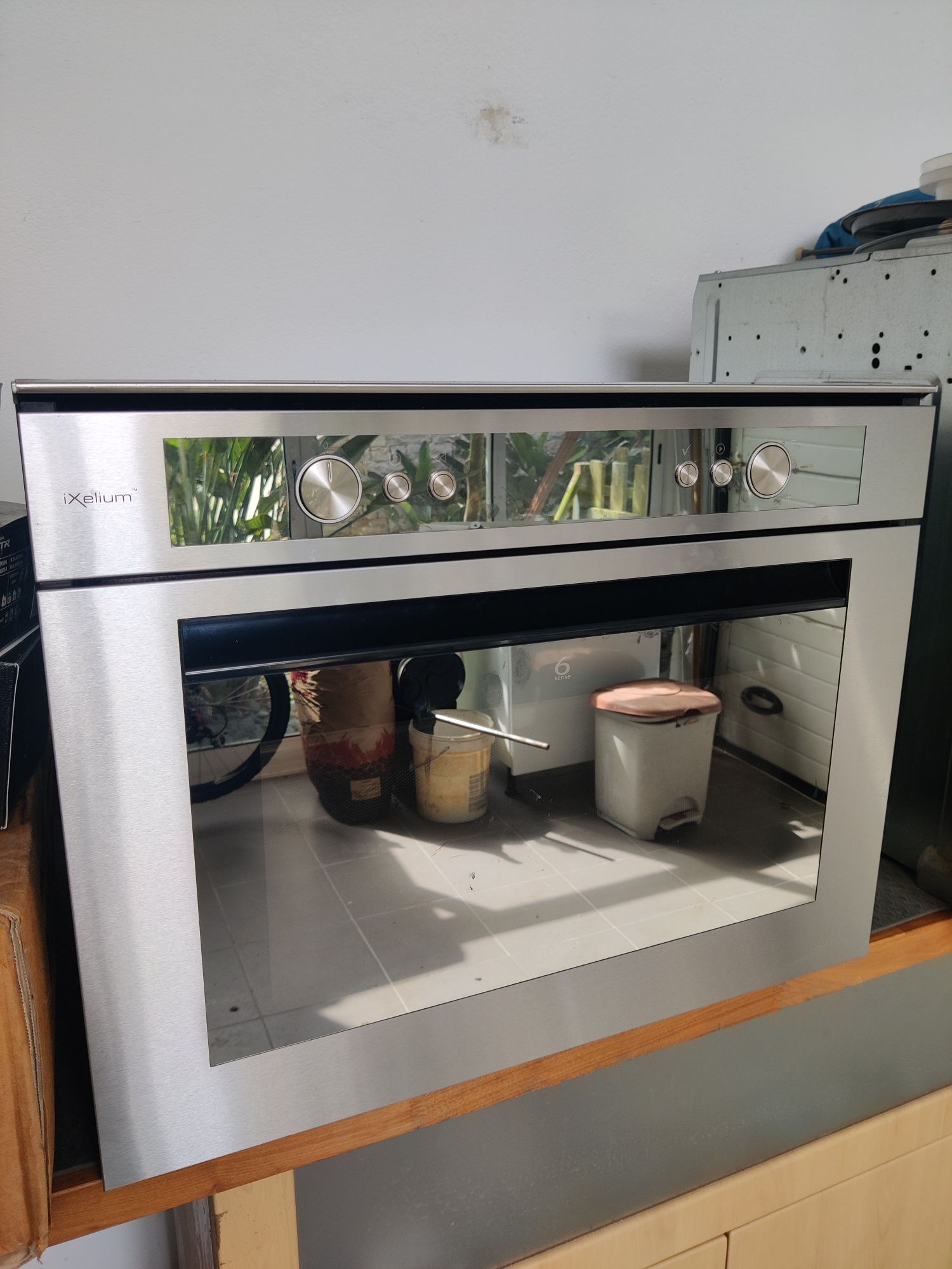 Forno/ Microondas whirlpool iXelium 6 sense
