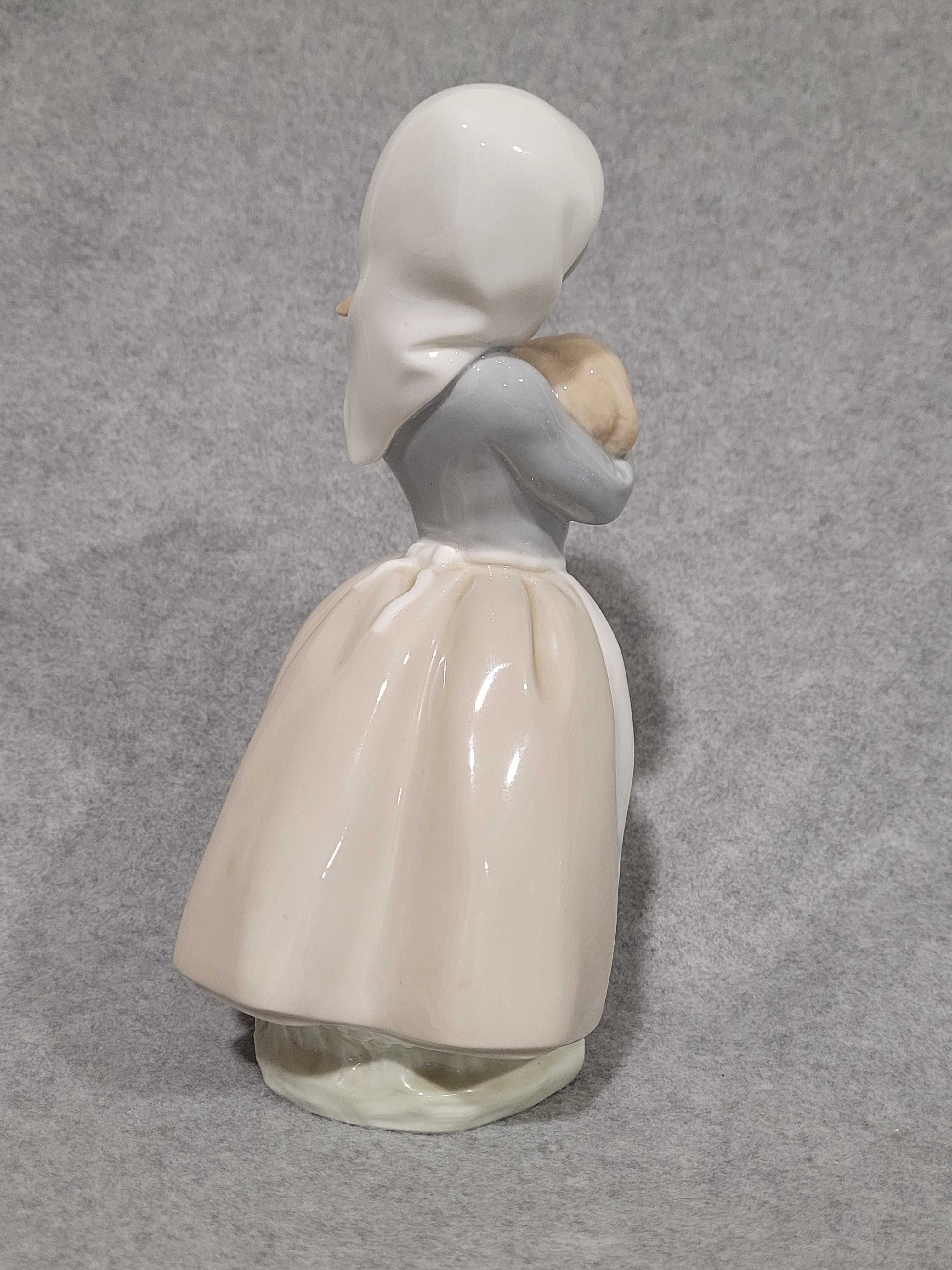Статуэтка " Девочка с ягненком " Nao Lladro Испания .21 cм